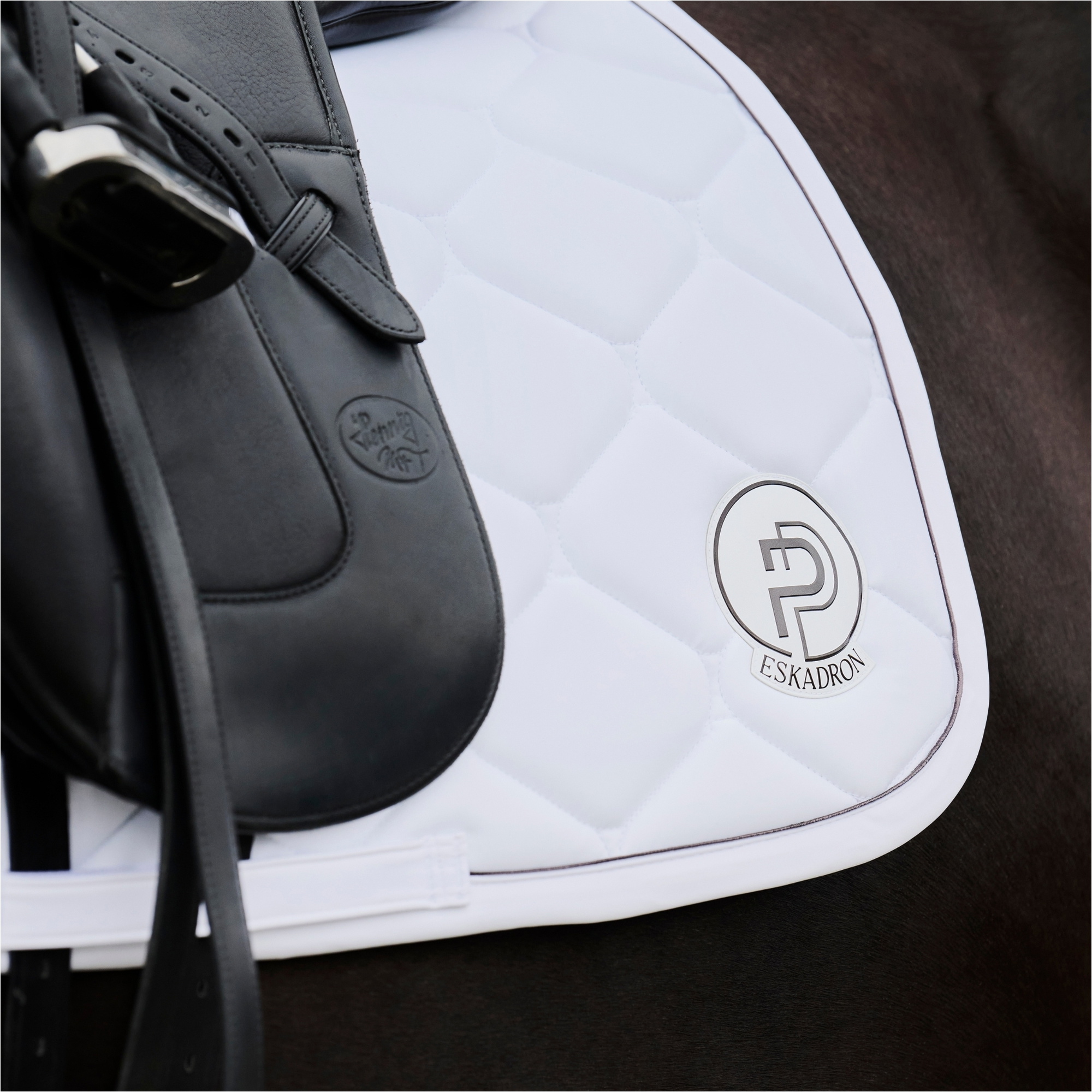 Eskadron Softshell Emblem Saddle Cloth 215340 526 - White